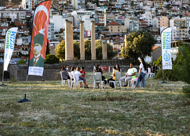 -mış gibi yapmayan meclis Bayraklı\'da toplandı